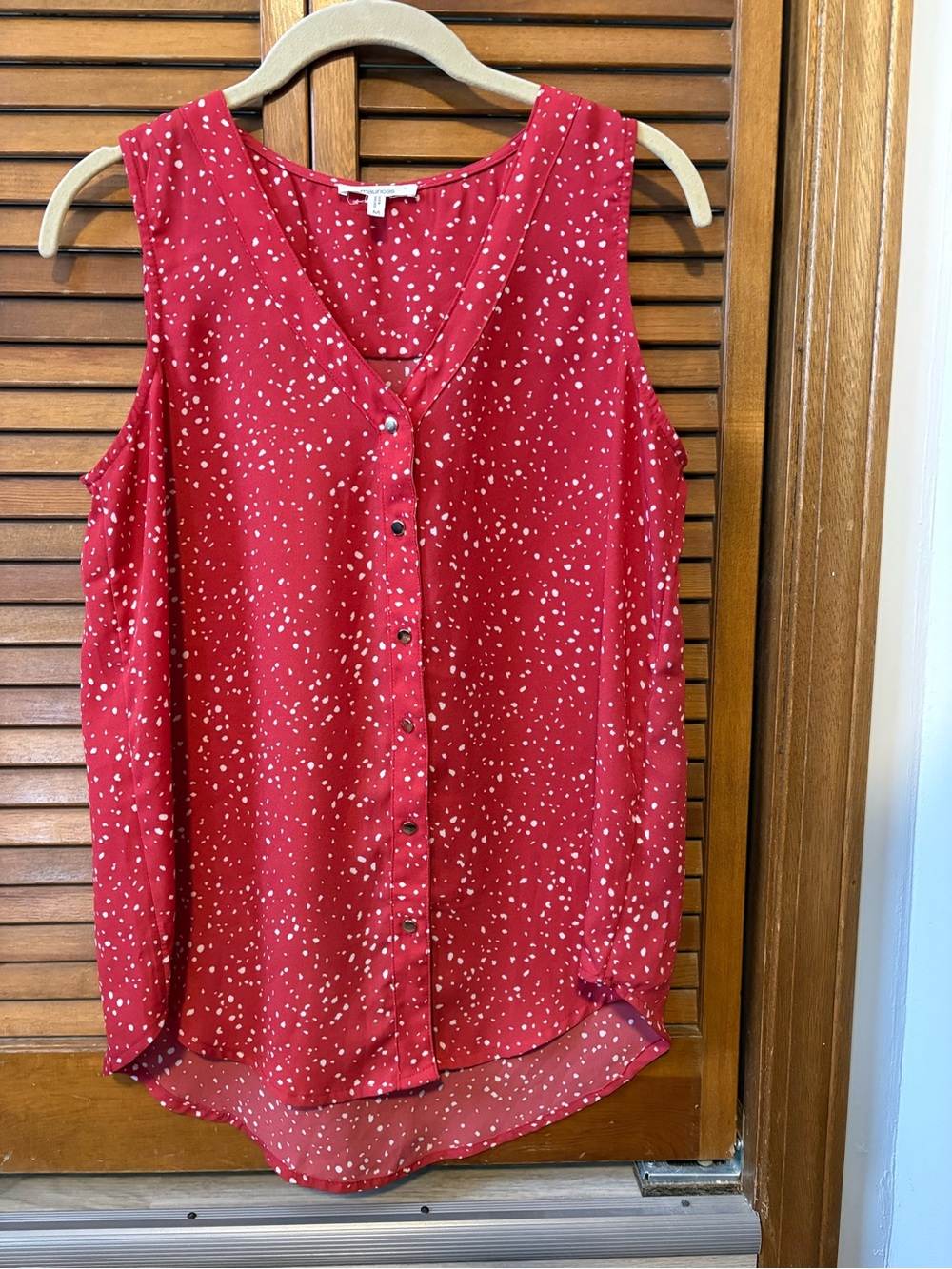 Maurices Red Sleeveless Button-Front Camisole with White Dot Print